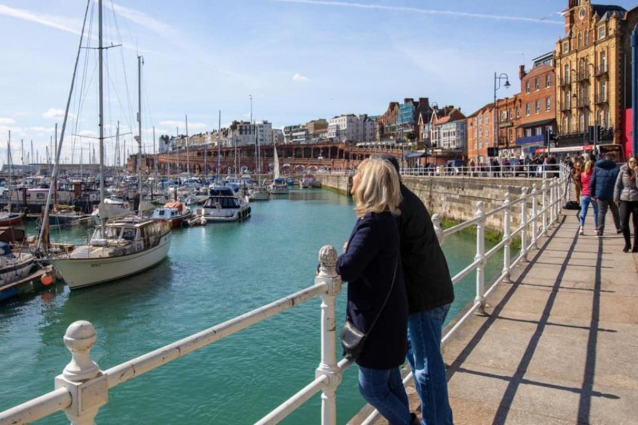Vitamin Sea - Beachfront Apartment - Sleeps 4 Ramsgate Exterior foto
